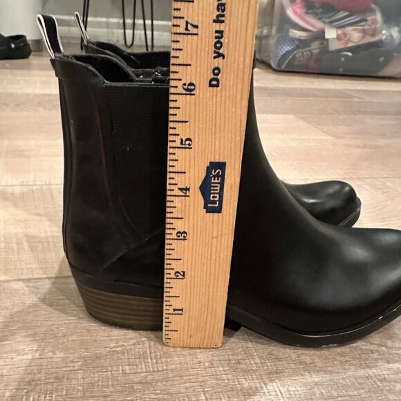 LUCKY BRAND WOMENS SIZE 7 BLACK RUBBER BOOTS - Picture 8 of 8